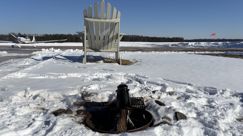 Diamond DA40 N569DS at a Bonfire N569DS Bonfire